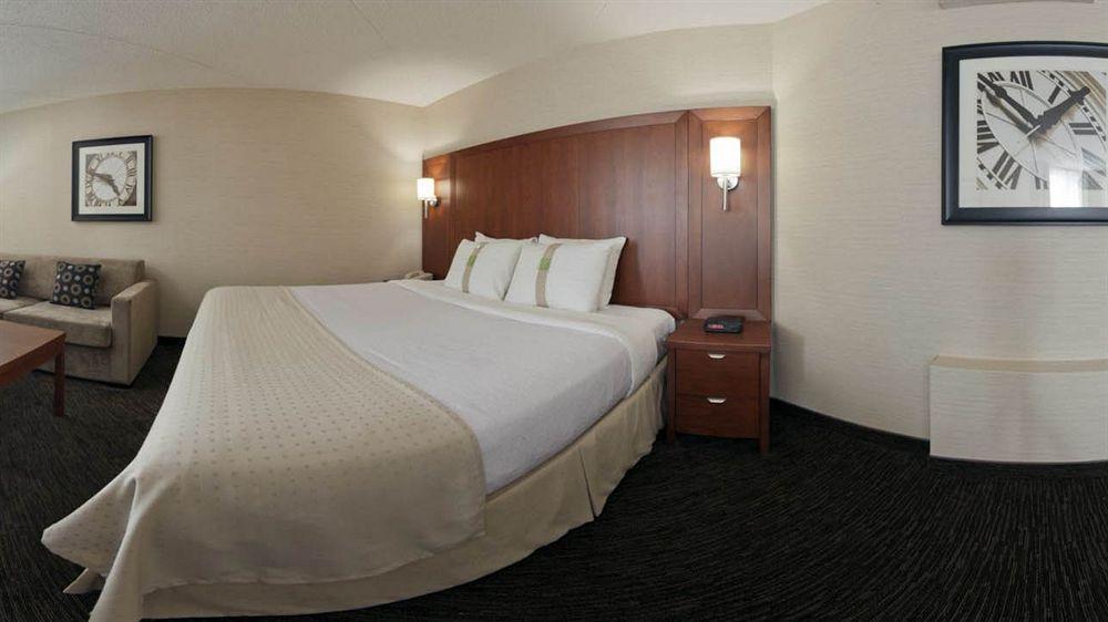 Holiday Inn Oakville Centre By Ihg Εξωτερικό φωτογραφία