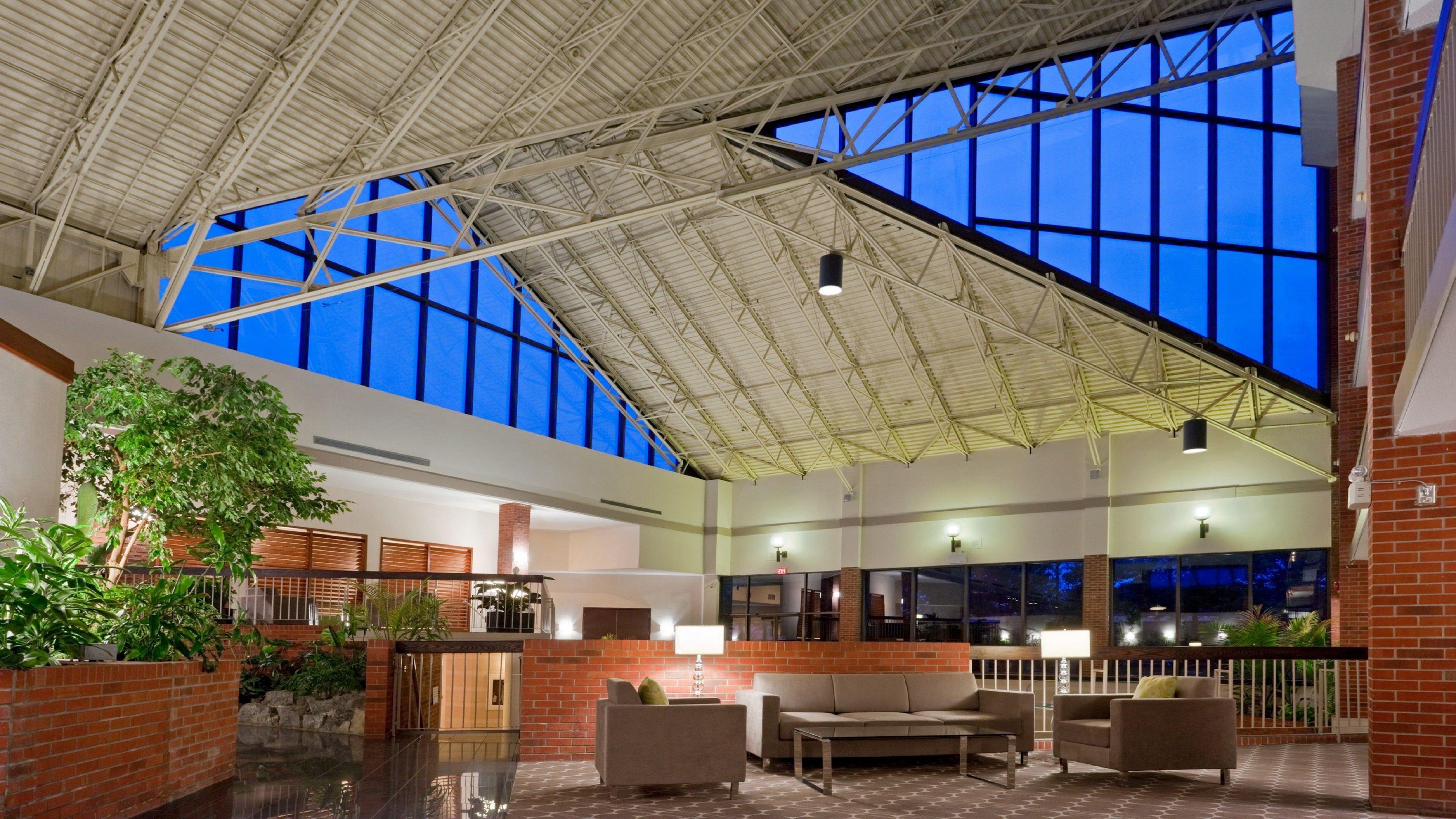 Holiday Inn Oakville Centre By Ihg Εξωτερικό φωτογραφία