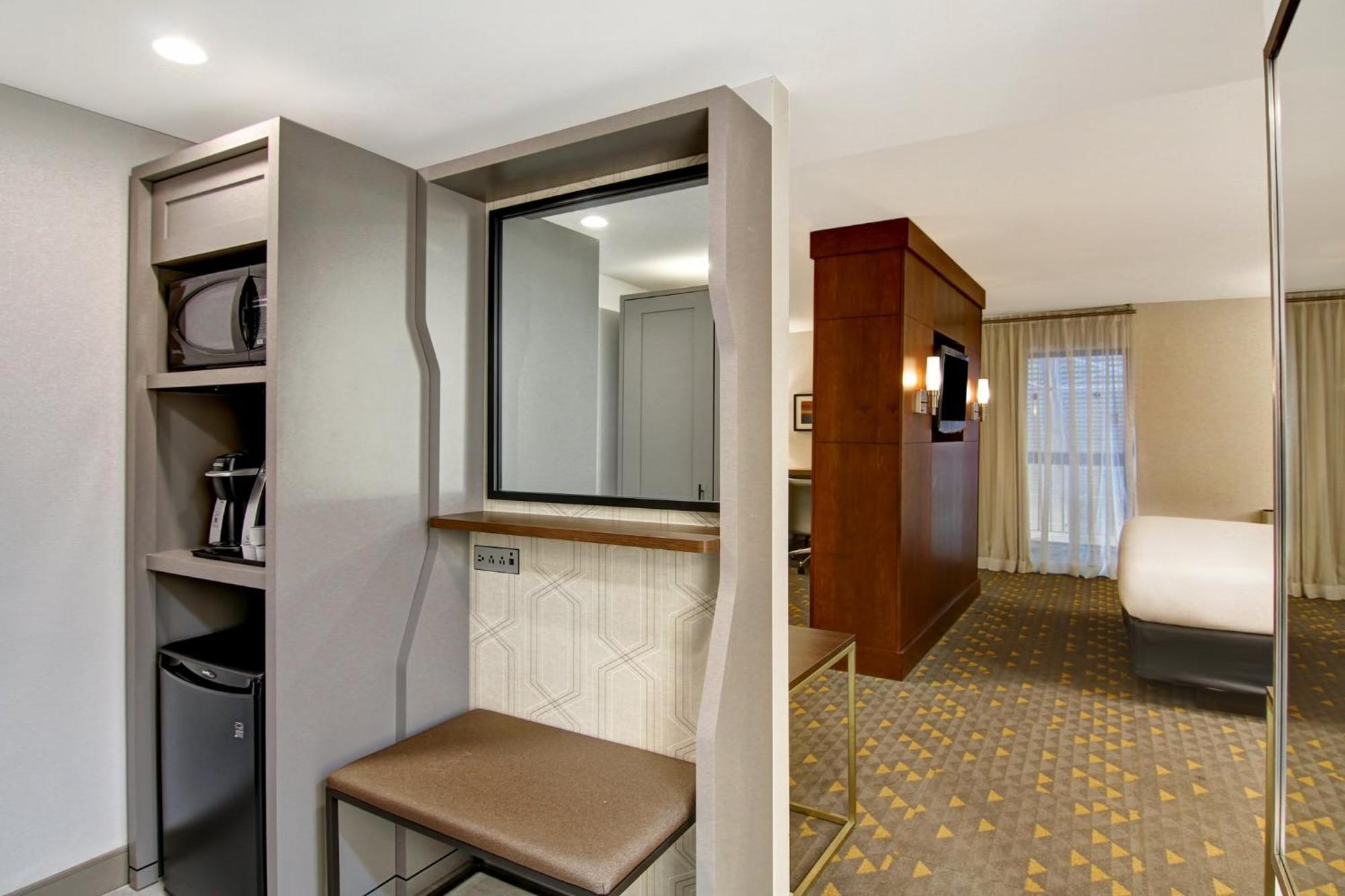 Holiday Inn Oakville Centre By Ihg Εξωτερικό φωτογραφία