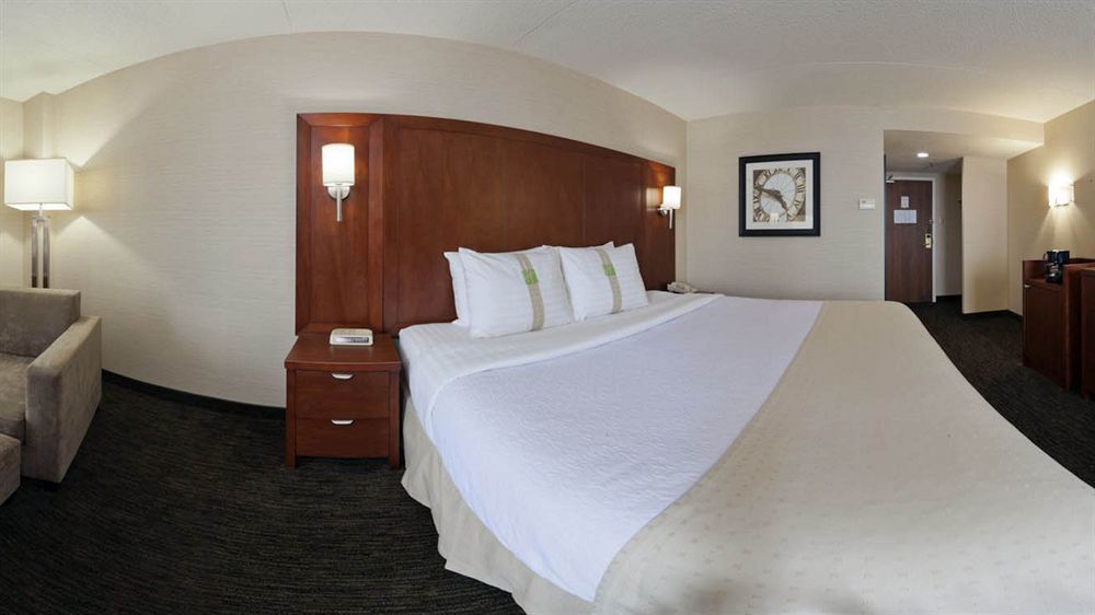 Holiday Inn Oakville Centre By Ihg Εξωτερικό φωτογραφία