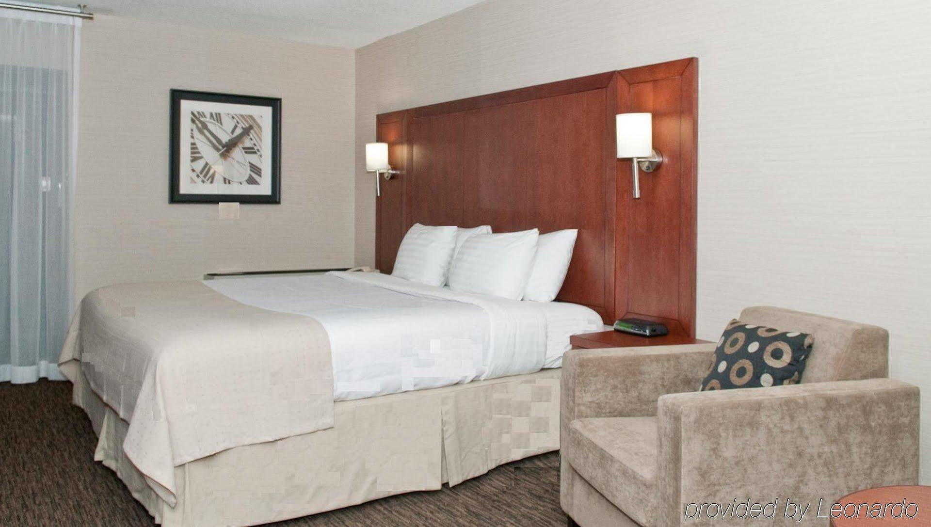 Holiday Inn Oakville Centre By Ihg Εξωτερικό φωτογραφία
